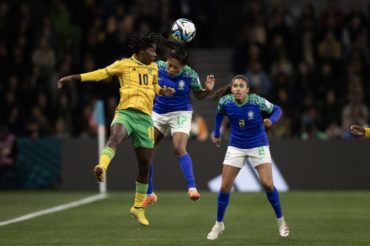 Seleção empata com a Jamaica e fica em terceiro lugar no Grupo F.