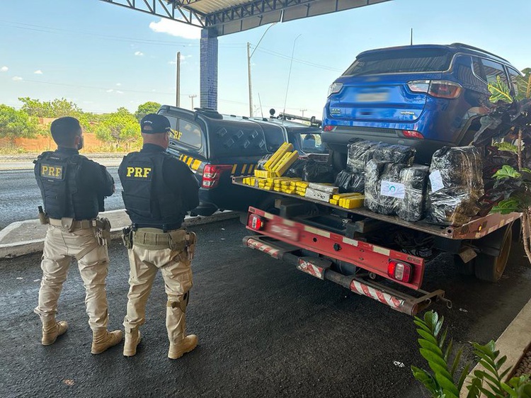 “Cavalo doido” é interceptado pela PRF em Floriano (PI) com mais de 170 kg de maconha.