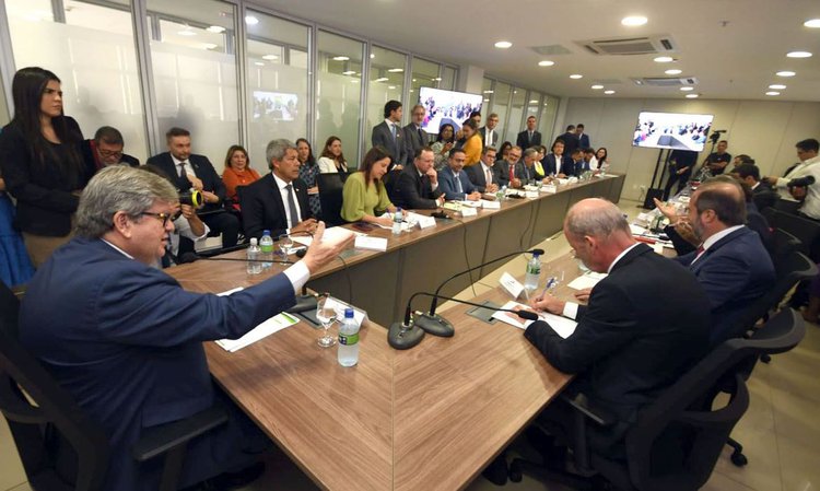 Estados do Nordeste firmam cooperação para polo de hidrogênio verde.