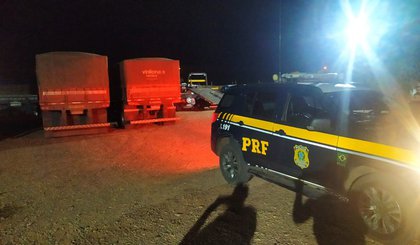 Os dois homens foram detidos e encaminhados à Delegacia de Polícia Civil de Bom Jesus. (Foto: Divulgação/PRF)