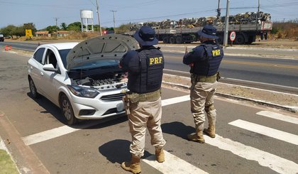 Veículo roubado há 6 meses em Salvador (BA) é recuperado pela PRF em Picos (PI). (Foto: Divulgação/PRF)