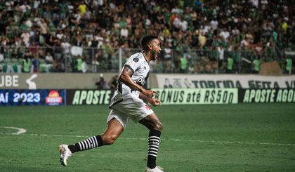 Volante Jair marcou o gol da vitória aos 45 do segundo tempo. (Foto: Leandro Amorim/Vasco)