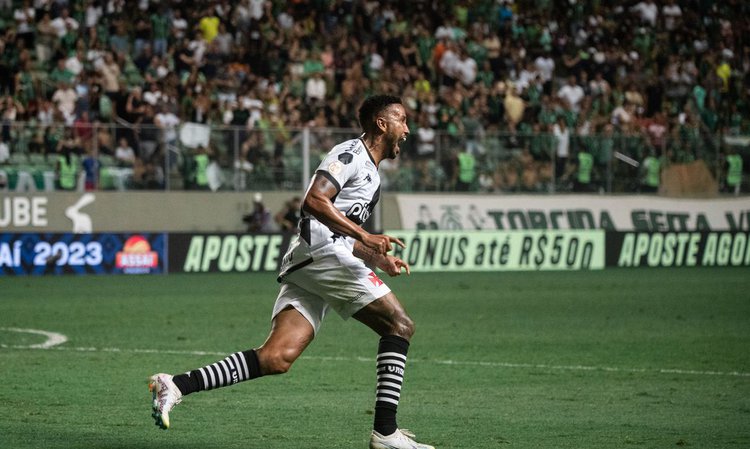 Volante Jair marcou o gol da vitória aos 45 do segundo tempo.