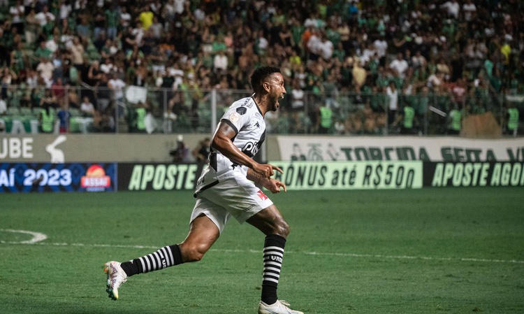 Volante Jair marcou o gol da vitória aos 45 do segundo tempo.