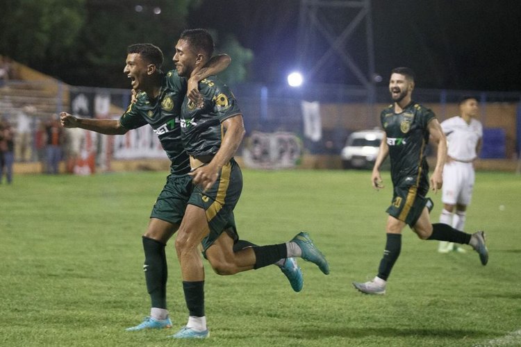 Altos venceu o Santa Cruz nos pênaltis.
