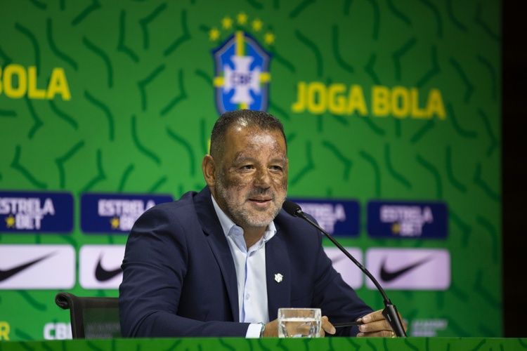 reinador da Seleção convocou 16 atletas para a Copa América de Futsal.