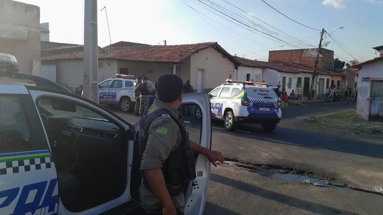 Adolescente é apreendido suspeito de participação em morte de jovem em posto de combustível