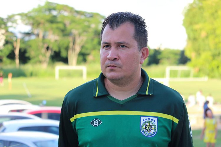 Alajone Silva, técnico do Tiradentes-PI feminino