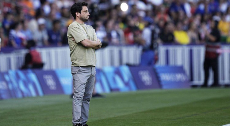 Arthur Elias, treinador da seleção brasileira feminina