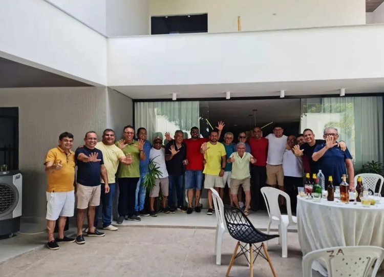 Café com vereadores da base e oposição agita Floriano