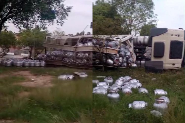 Caminhão carregado de botijões tomba em rotatória na Zona Sudeste de Teresina