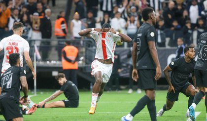 Corinthians e Internacional ficaram no 2 a 2 na Neo Química Arena (Foto: Flickr/Internacional) Corinthians e Internacional ficaram no 2 a 2 na Neo Química Arena (Foto: Flickr/Internacional)
