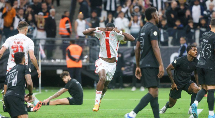 Corinthians e Internacional ficaram no 2 a 2 na Neo Química Arena