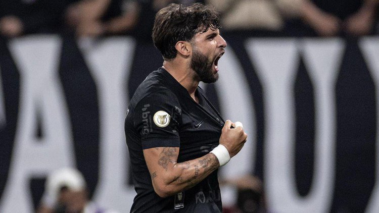 Corinthians goleia Athletico-PR na Neo Química Arena