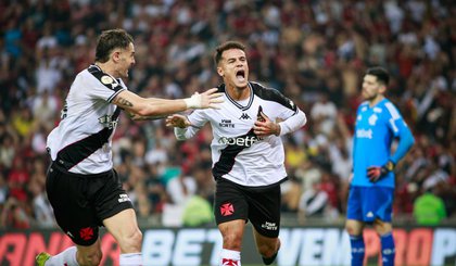 Coutinho celebra único gol marcado pelo Vasco após seu retorno, sobre o Flamengo, no Maracanã (Foto: Matheus Lima / Vasco) Coutinho celebra único gol marcado pelo Vasco após seu retorno, sobre o Flamengo, no Maracanã (Foto: Matheus Lima / Vasco)