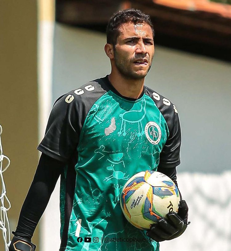 Cris, goleiro do Atletico-PI