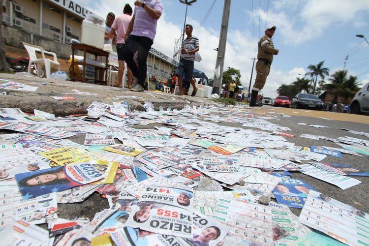 Distribuicao de santinhos e proibida no dia da eleicao