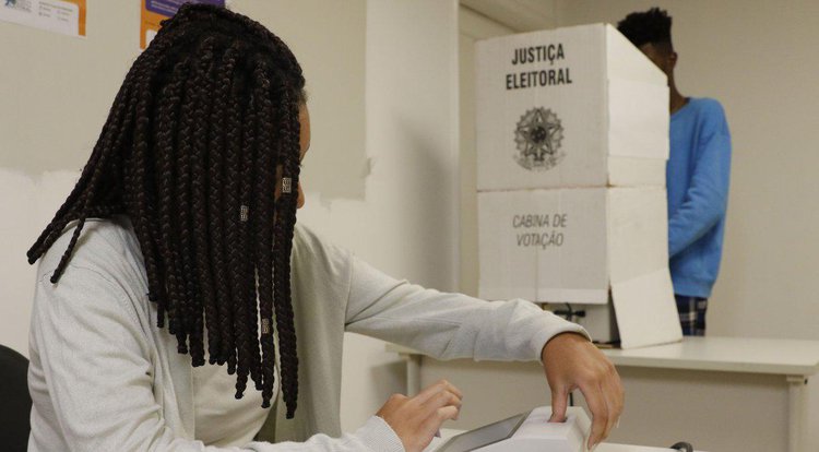 Eleitores voltam às urnas em 27 de outubro