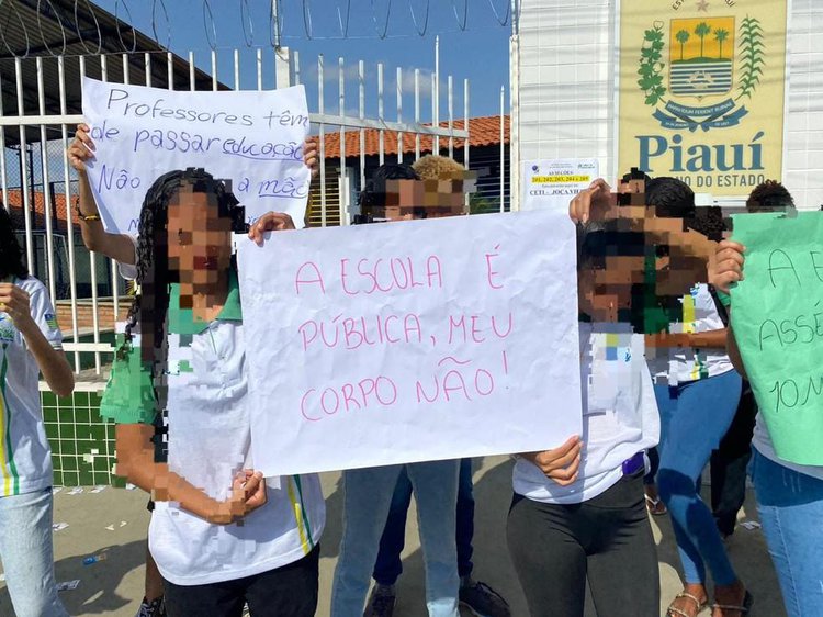 Estudantes fazem manifestação em Teresina