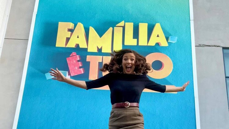 Familia e Tudo foi a primeira novela feita por Beatriz na TV Globo