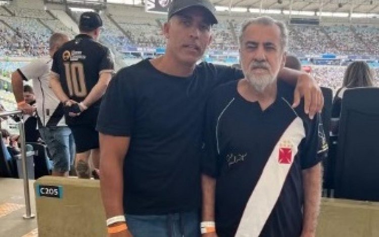 Felipe ao lado do pai no Maracanã