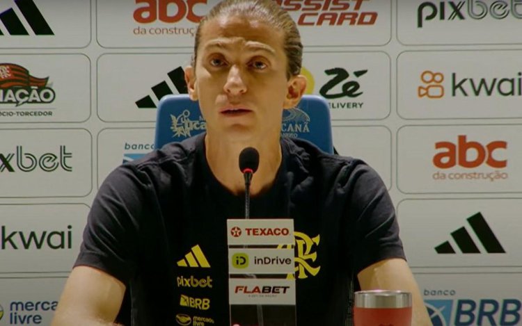 Filipe Luís em entrevista coletiva