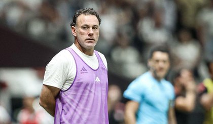 Gabriel Milito durante Atlético-MG x Vitória na Arena MRV (Foto: • Pedro Souza / Atlético) Gabriel Milito durante Atlético-MG x Vitória na Arena MRV (Foto: • Pedro Souza / Atlético)