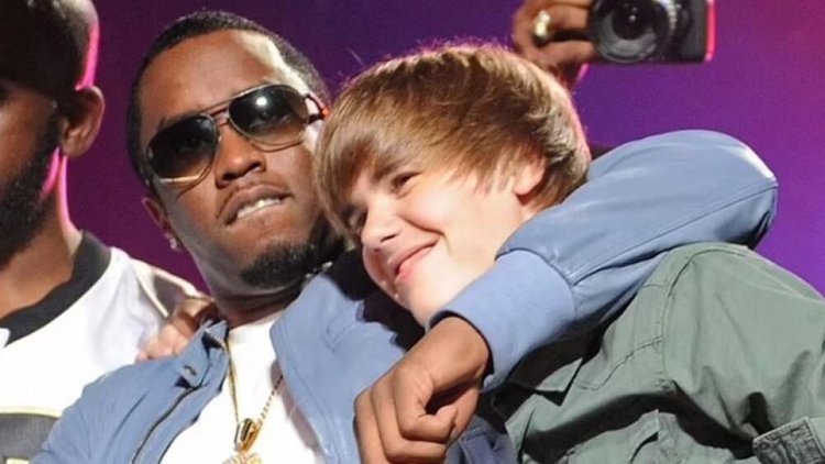 Justin Bieber no inicio da carreira, junto de Diddy