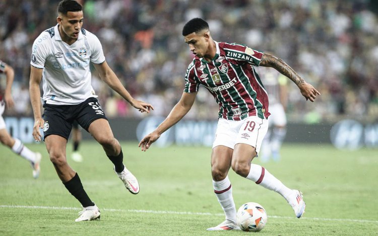 Lance do jogo entre Fluminense e Grêmio
