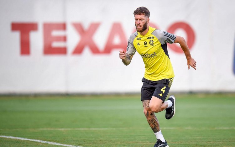 Léo Pereira em treino do Flamengo