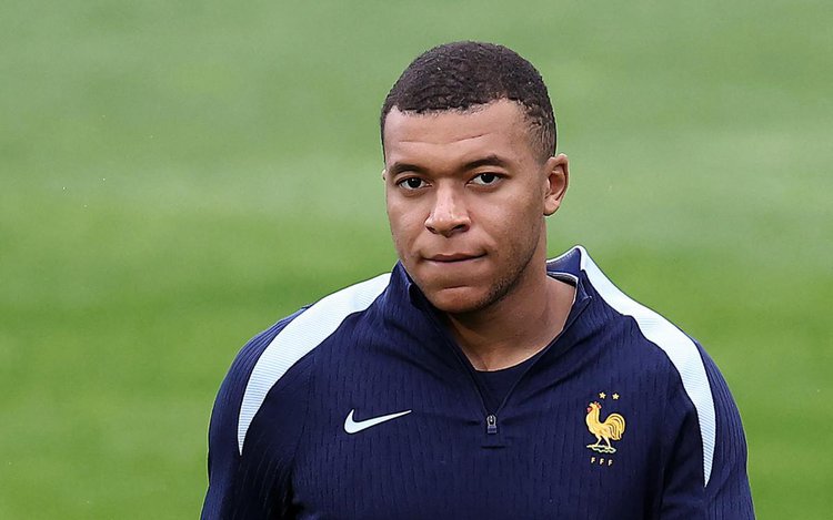 Mbappe nao foi convocado para jogos da Franca
