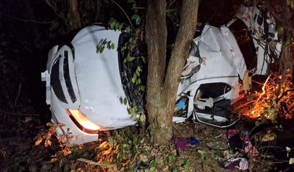Mulher morre e outras três ficam gravemente feridas após saírem de pista na BR-316 em Elesbão Veloso (Foto: Divulgação/PRF)