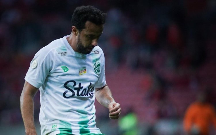 Nenê teve duas passagens pelo Vasco e é ídolo