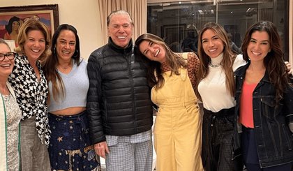 O apresentador Silvio Santos ao lado de suas seis filhas (Foto: Instagram / Cíntia Abravanel) O apresentador Silvio Santos ao lado de suas seis filhas (Foto: Instagram / Cíntia Abravanel)