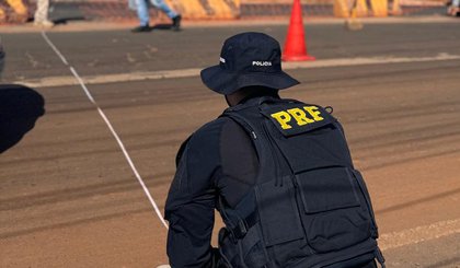 O caso aconteceu após envolvimento em um acidente que lesionou gravemente um idoso. (Foto: Divulgação/PRF)