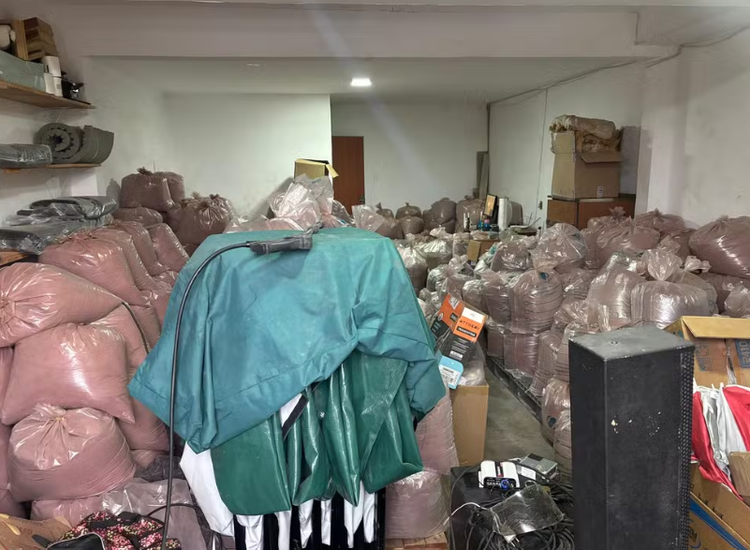 Operação da Polícia Federal na Bahia, Santa Catarina e São Paulo prende dois suspeitos de tráfico internacional de entorpecentes.