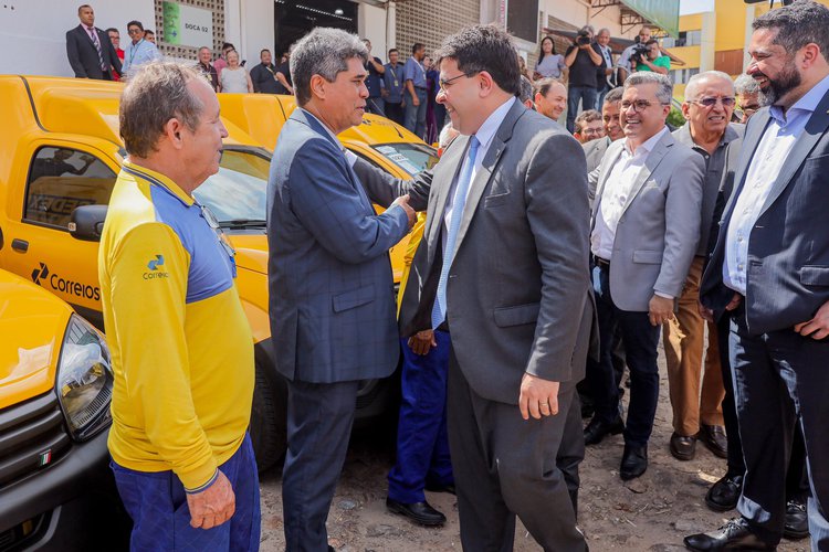 Piauí lança programa para entrega de medicamentos em casa em parceria com os Correios