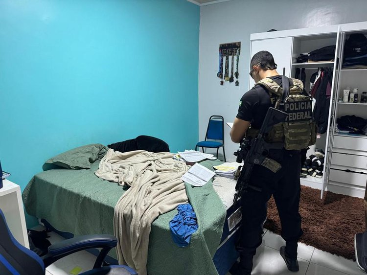 Provas do ENEM foram encontradas durante a operação.