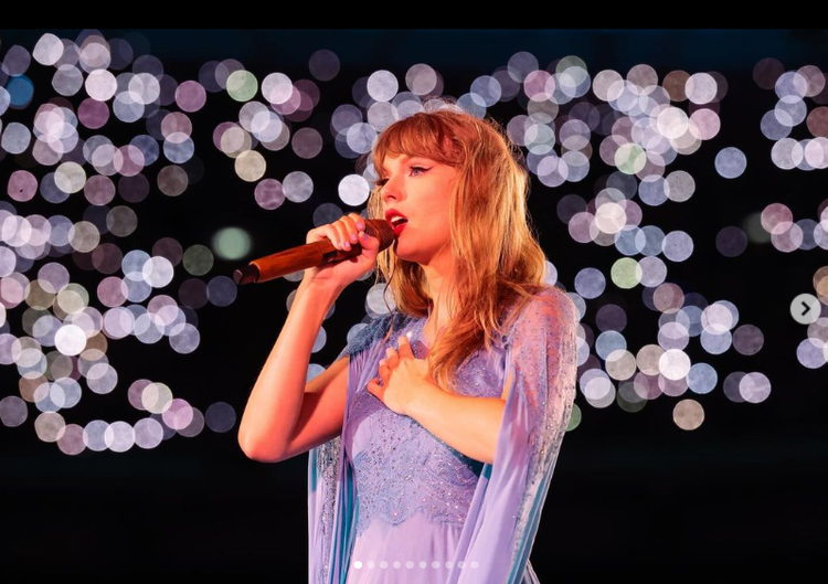 Taylor Swift é a cantora mais rica do mundo atualmente.