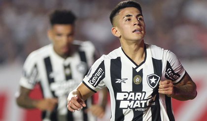 Thiago Almada em jogo do Botafogo (Foto: Vitor Silva/Botafogo)