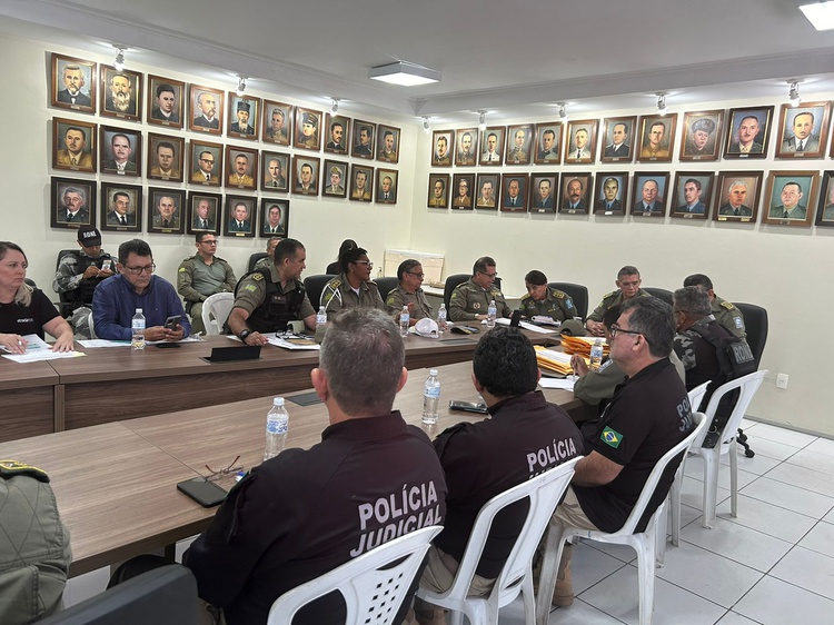 Tropas da Polícia Militar que reforçarão a segurança nas eleições municipais no Piauí viajam nesta quinta (3)