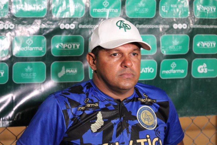 Washington Luiz, técnico do Atlético-PI
