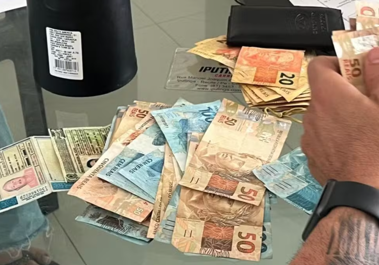 Além das prisões, 28 mandados de busca e apreensão foram cumpridos.