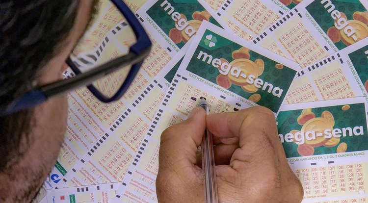 Aposta simples, com seis números marcados, custa R$ 5
