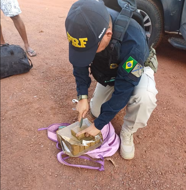 Drogas estavam na mochila do motorista do ônibus.