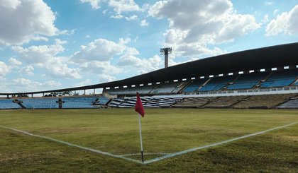 Estádio Albertão, em Teresina (Foto: Aldo Carvalho) Estádio Albertão, em Teresina (Foto: Aldo Carvalho)