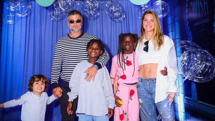 Giovanna Ewbank, Bruno Gagliasso e os filhos: Titi, de 11 anos, Bless, de 9, e Zyan de 4