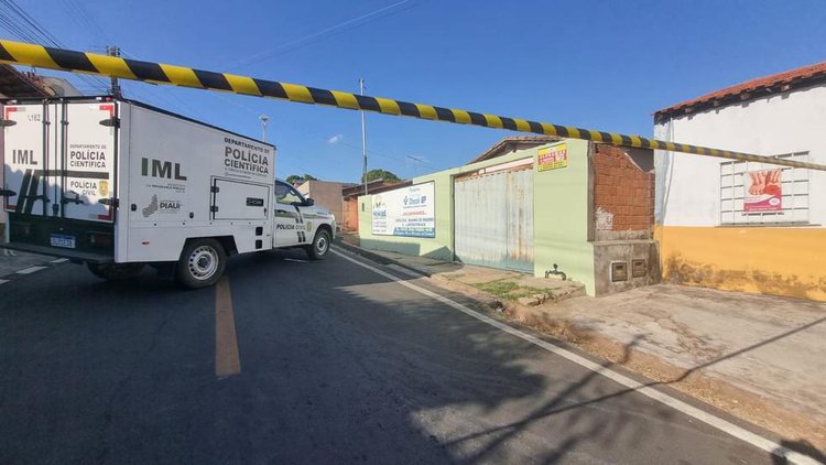 Homem é assassinado a tiros dentro de casa na Zona Sudeste de Teresina