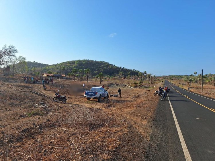Jovem é encontrado morto com marcas de tiros às margens de rodovia no Piauí