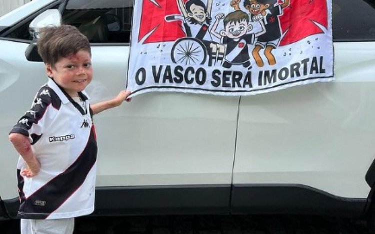 Menino Gui é conhecido por ser amante do Vasco de do futebol